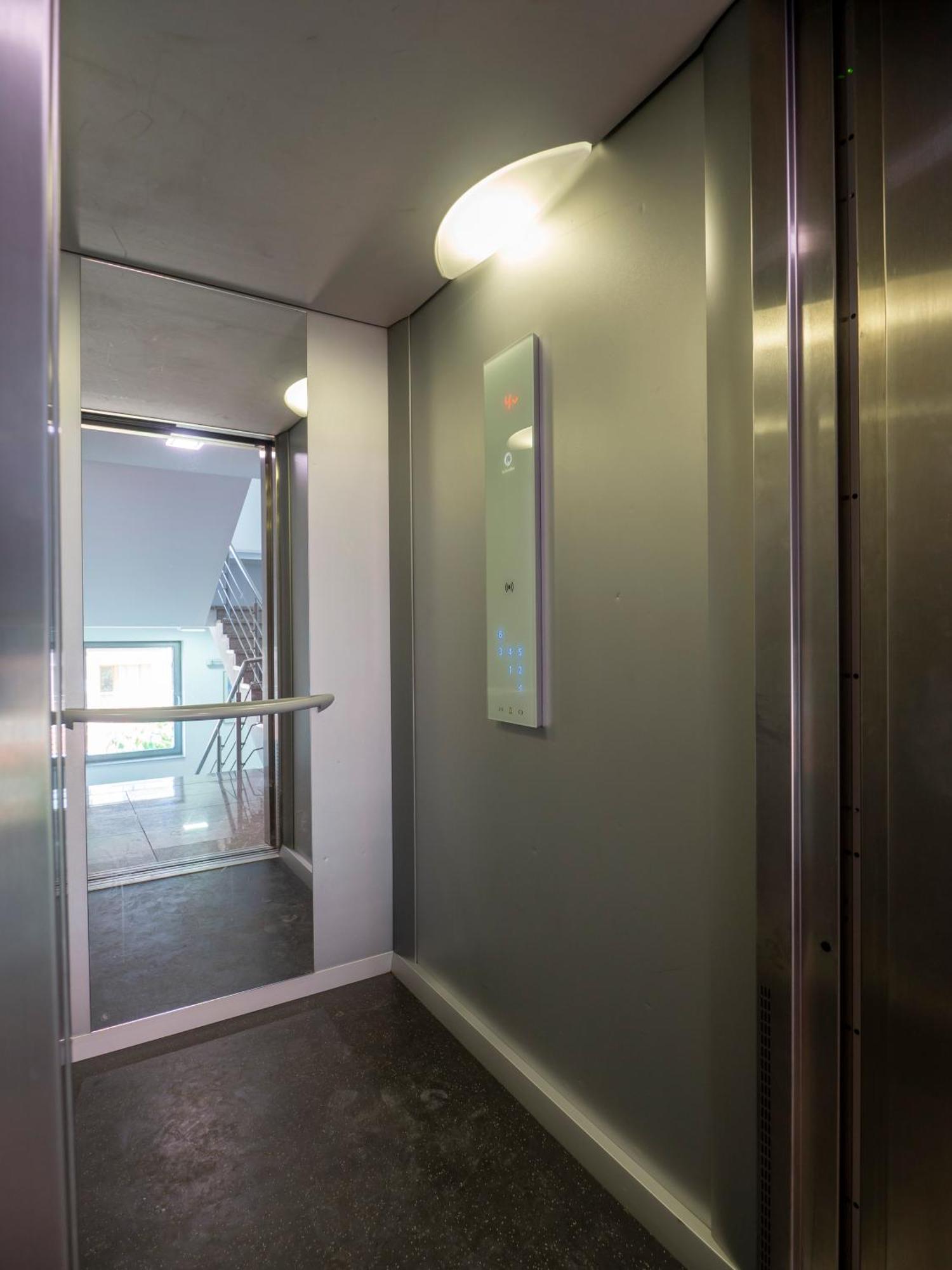 Vertigo2 Huge Apartment 2 Bedrooms Balcony Parking Sofia Bagian luar foto